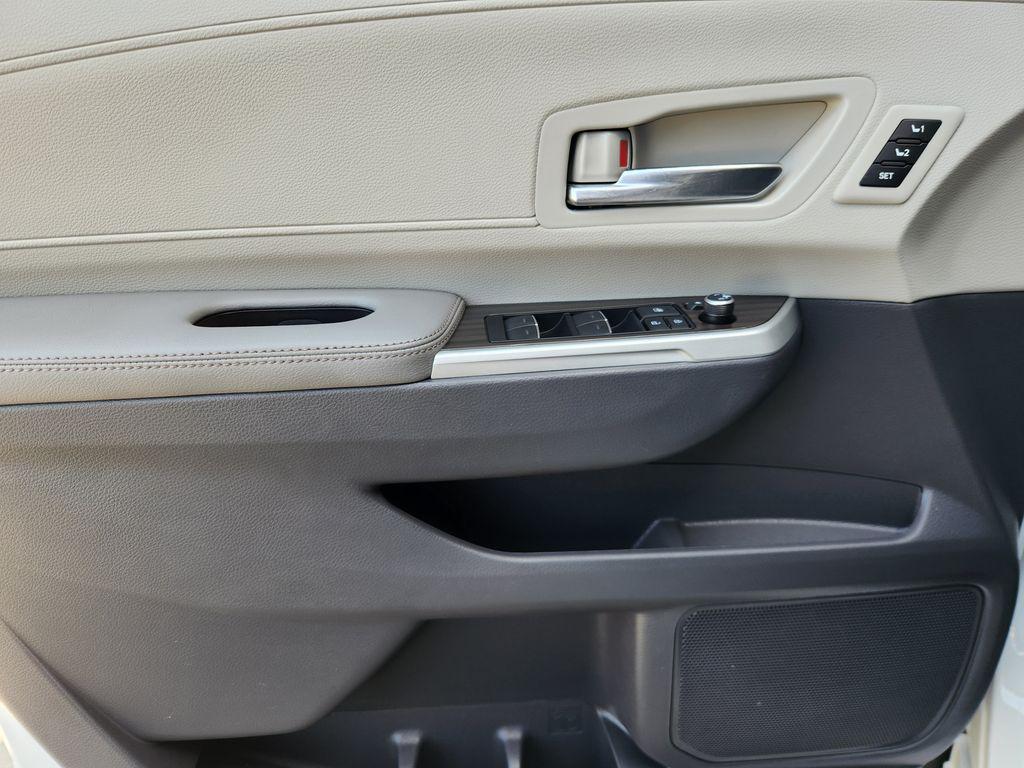 صورة 21 لـ 2022 Toyota SIENNA LIMITED