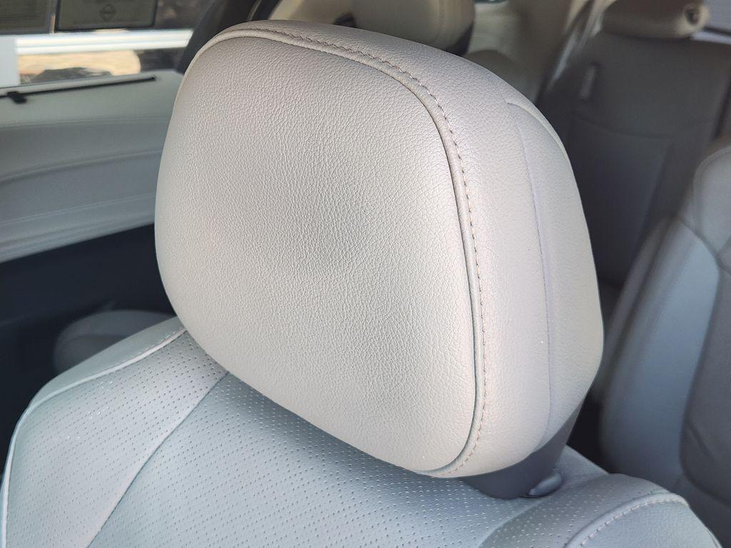 صورة 23 لـ 2022 Toyota SIENNA LIMITED