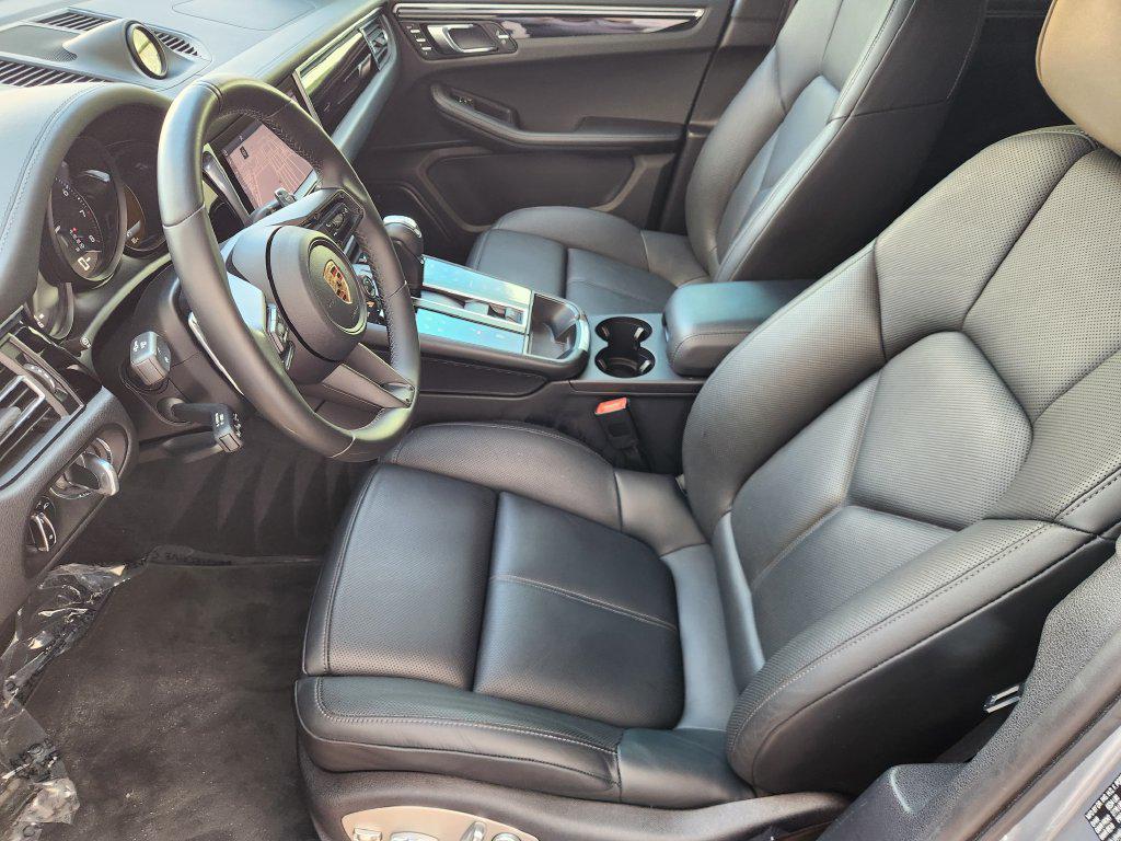 صورة مصغرة 13 لـ 2023 Porsche MACAN T