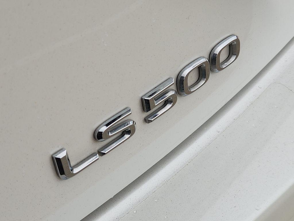 صورة 12 لـ 2022 Lexus LS 500 BASE