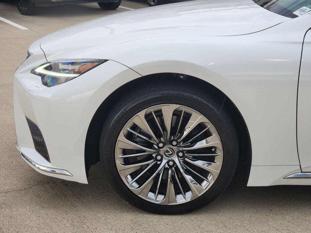 صورة 8 لـ 2022 Lexus LS 500 BASE