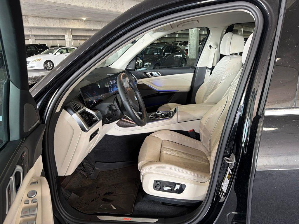صورة 2 لـ 2025 BMW X7 XDRIVE40I