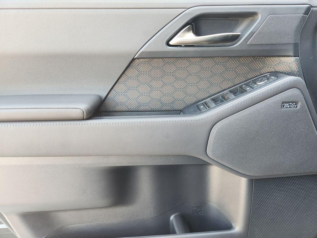 صورة مصغرة 22 لـ 2025 Lexus GX 550 LUXURY+