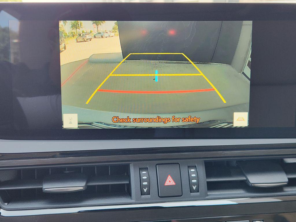 صورة مصغرة 17 لـ 2025 Lexus ES 350 BASE