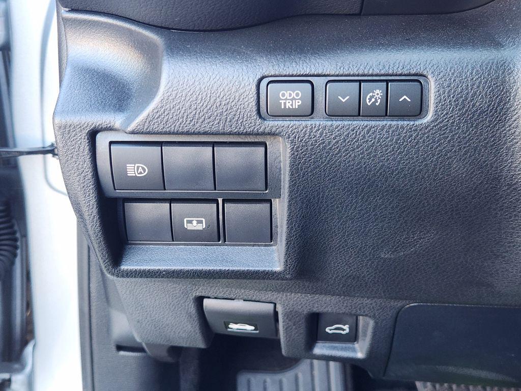صورة مصغرة 22 لـ 2023 Lexus IS 300 BASE