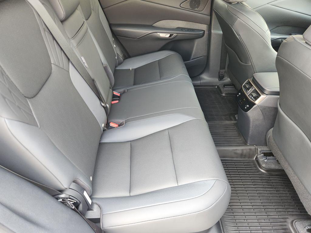 صورة مصغرة 30 لـ 2025 Lexus RX 350 PREMIUM