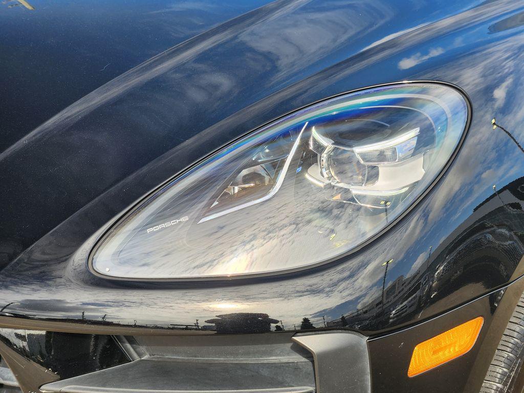 صورة 9 لـ 2021 Porsche MACAN