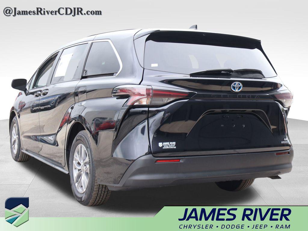 صورة 3 لـ 2024 Toyota SIENNA LE