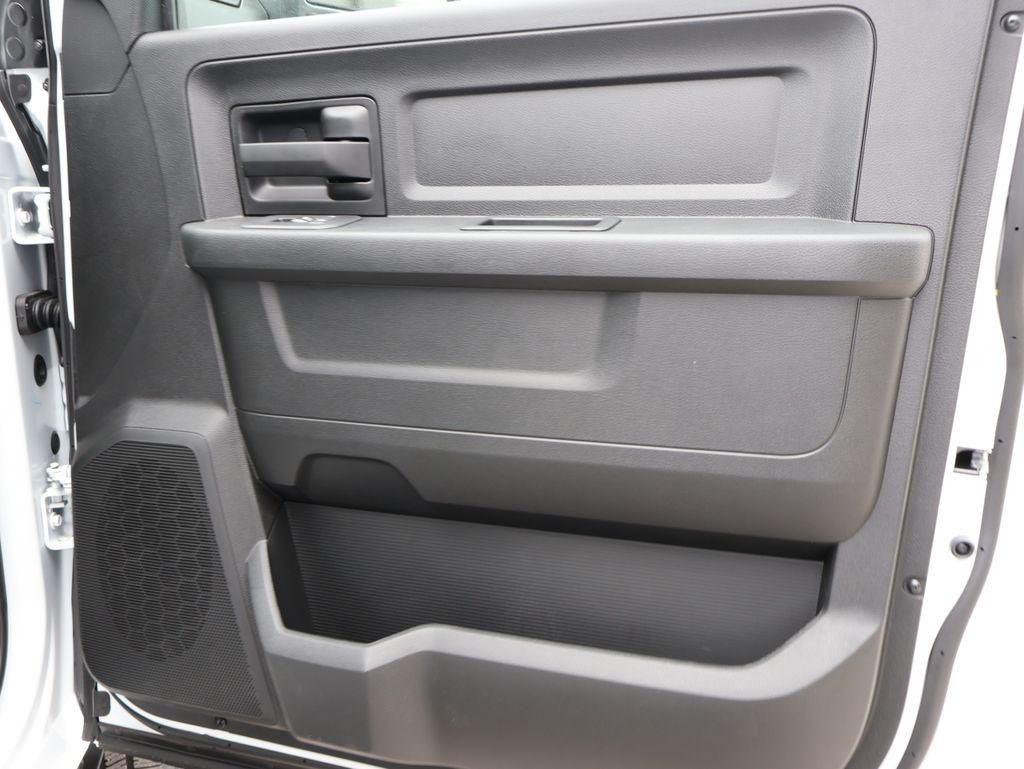 صورة 8 لـ 2026 RAM 3500 TRADESMAN CREW CAB 4X4 6'4' BOX