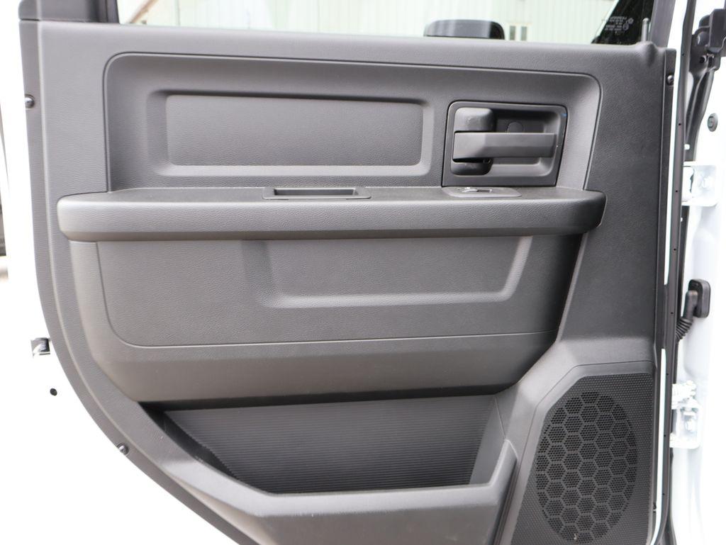 صورة مصغرة 16 لـ 2026 RAM 3500 TRADESMAN CREW CAB 4X4 6'4' BOX