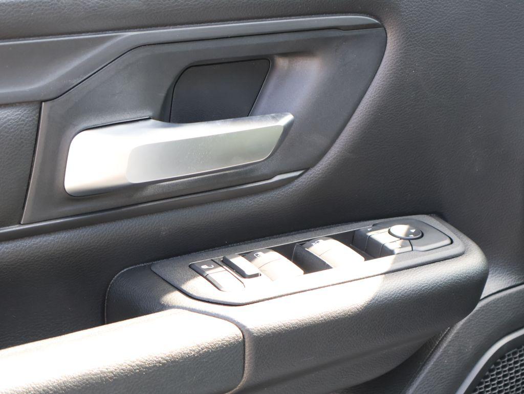 صورة مصغرة 21 لـ 2026 RAM 1500 EXPRESS
