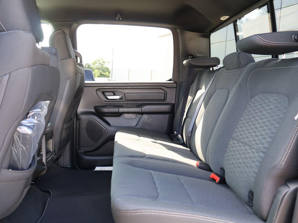 صورة مصغرة 17 لـ 2026 RAM 1500 EXPRESS