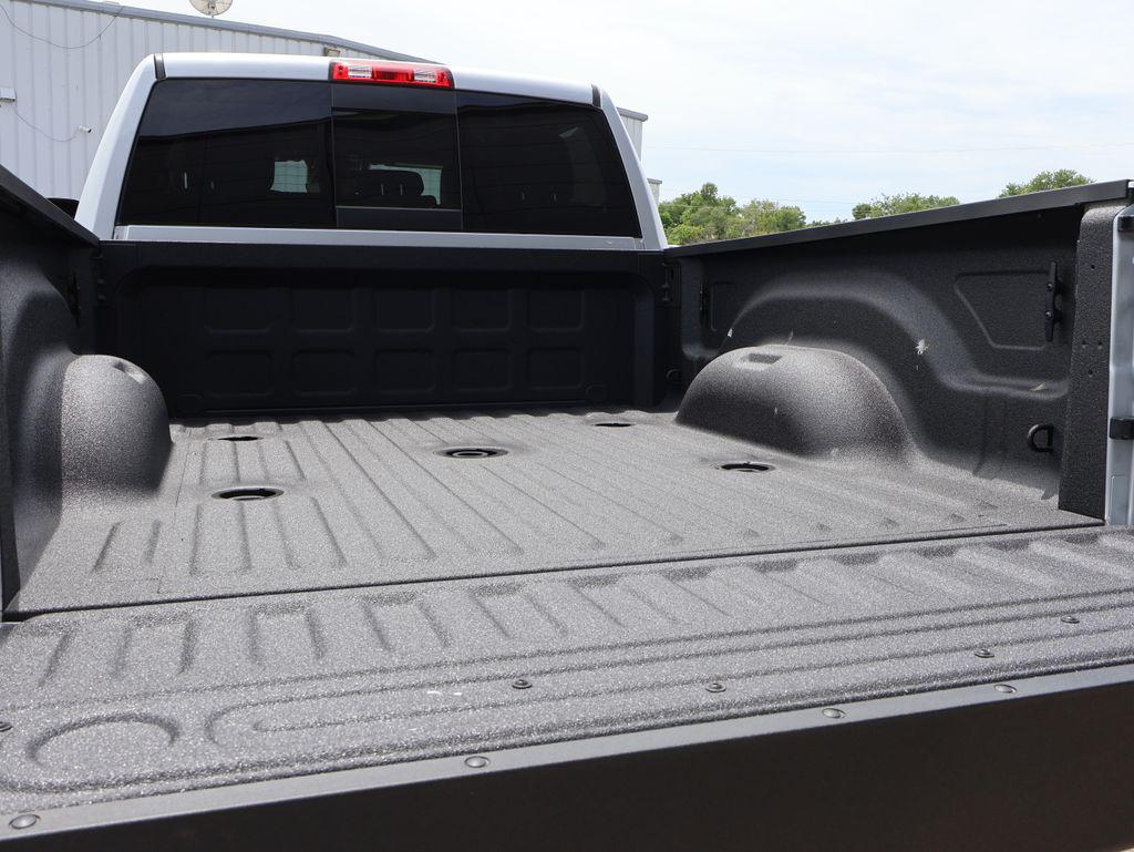صورة مصغرة 15 لـ 2026 RAM 3500 TRADESMAN CREW CAB 4X4 6'4' BOX