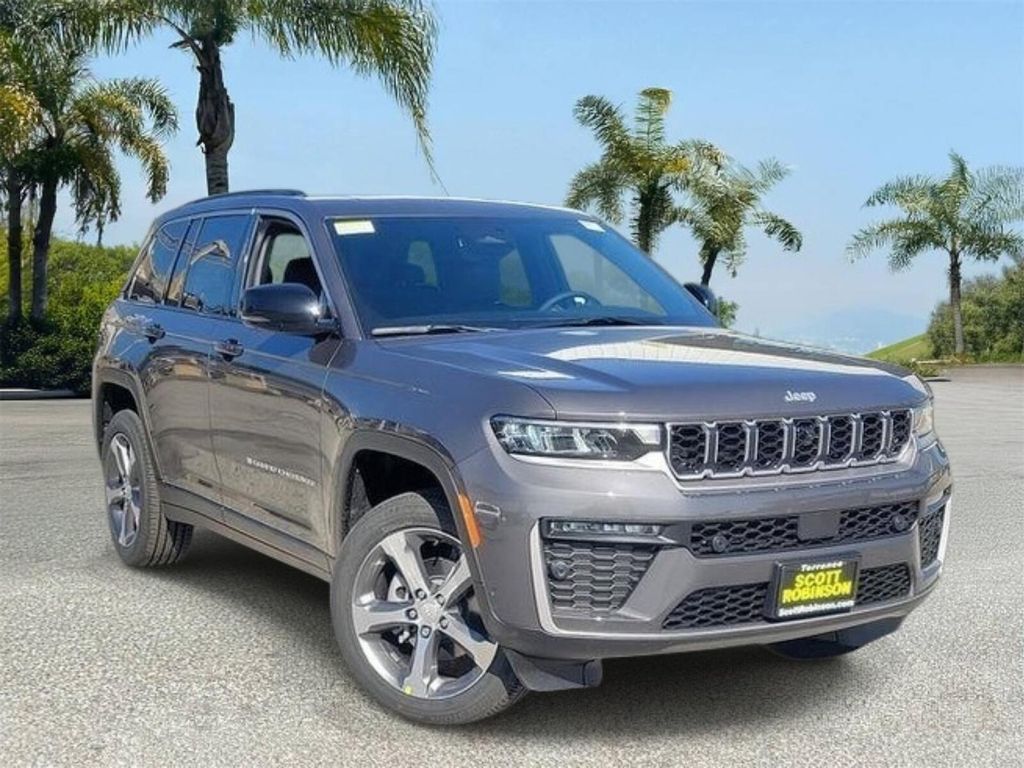 New 2026 Jeep Grand Cherokee Limited