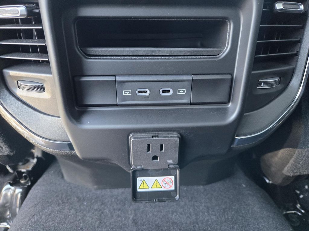 2026 RAM 3500 LARAMIE CREW CAB 4X4 6'4' BOX — миниатюра 26