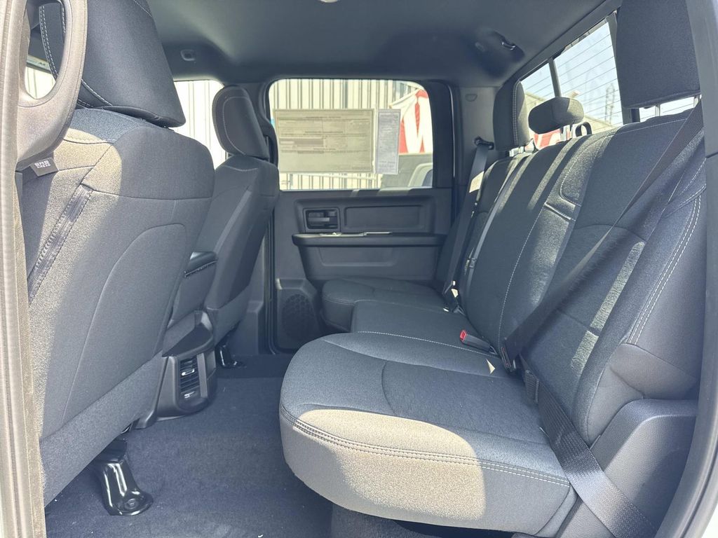 صورة مصغرة 27 لـ 2026 RAM 3500 TRADESMAN CREW CAB 4X4 8' BOX