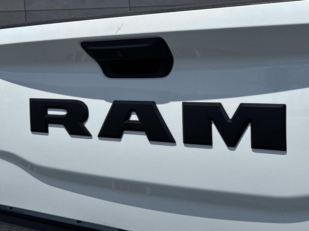 صورة مصغرة 30 لـ 2026 RAM 3500 TRADESMAN CREW CAB 4X4 8' BOX
