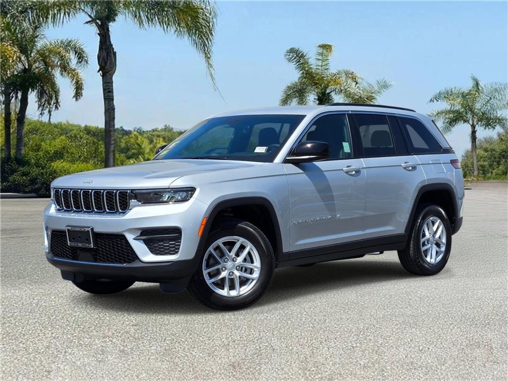 New 2026 Jeep Grand Cherokee Laredo