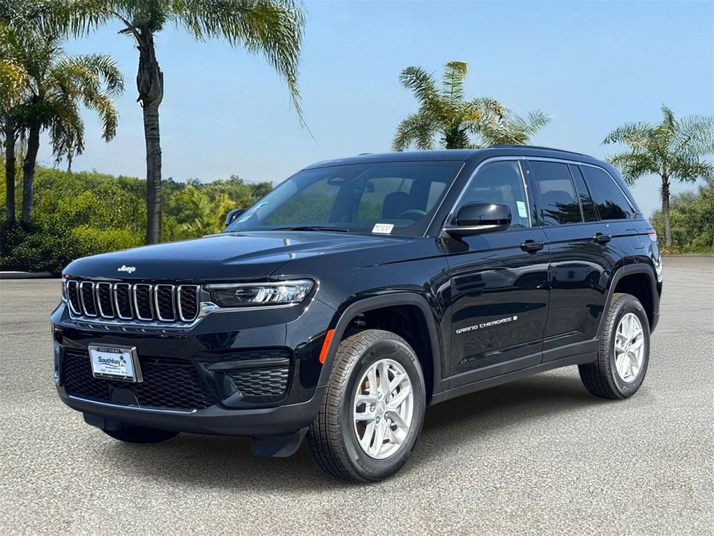New 2026 Jeep Grand Cherokee Laredo