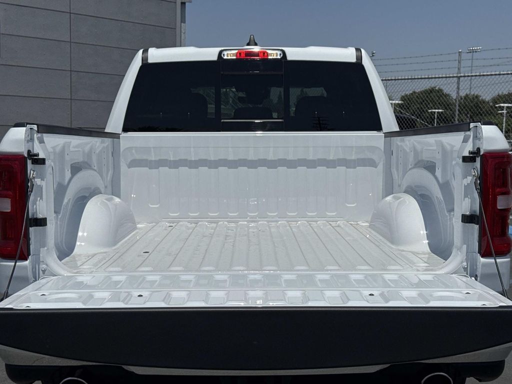 صورة مصغرة 27 لـ 2026 RAM 1500 TRADESMAN