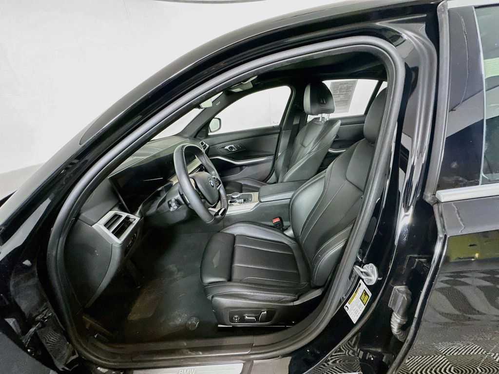 صورة مصغرة 11 لـ 2025 BMW 330 I