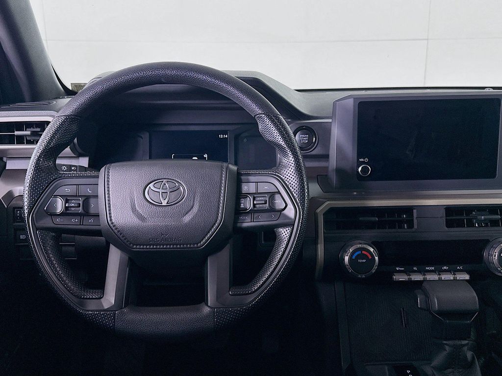 صورة مصغرة 15 لـ 2025 Toyota TACOMA SR5