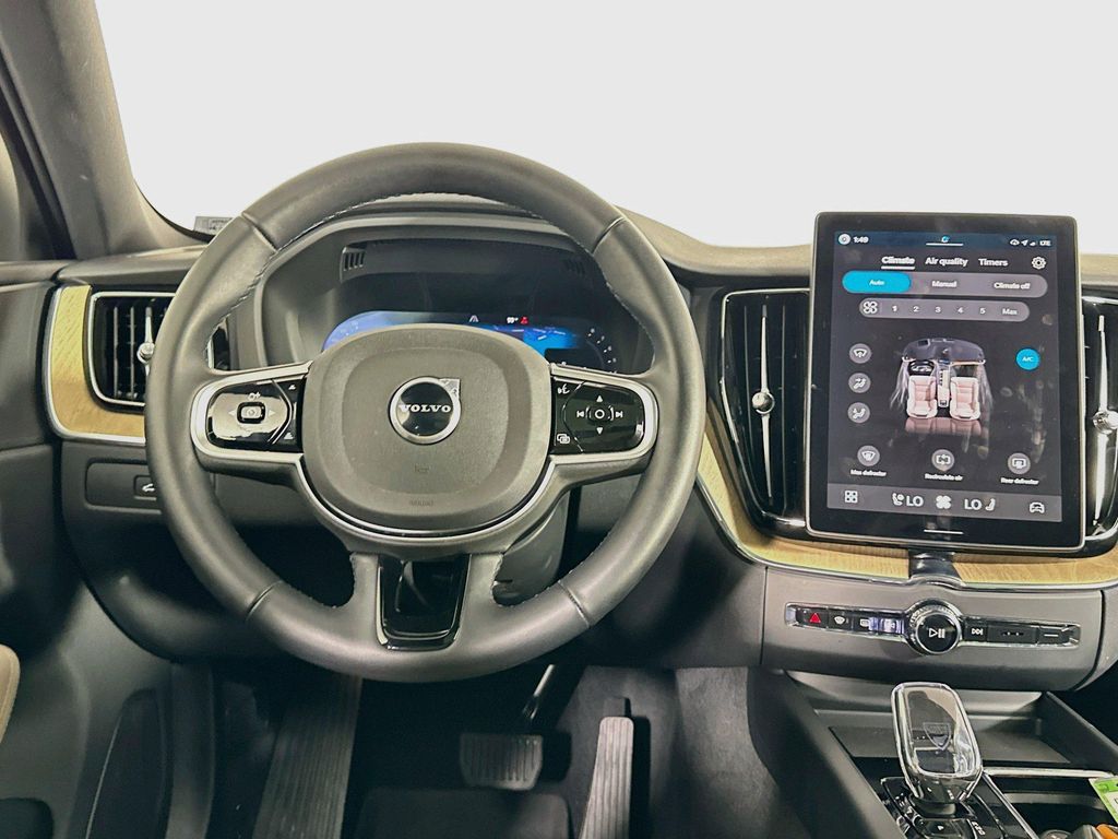 صورة مصغرة 15 لـ 2026 Volvo XC60 PLUS