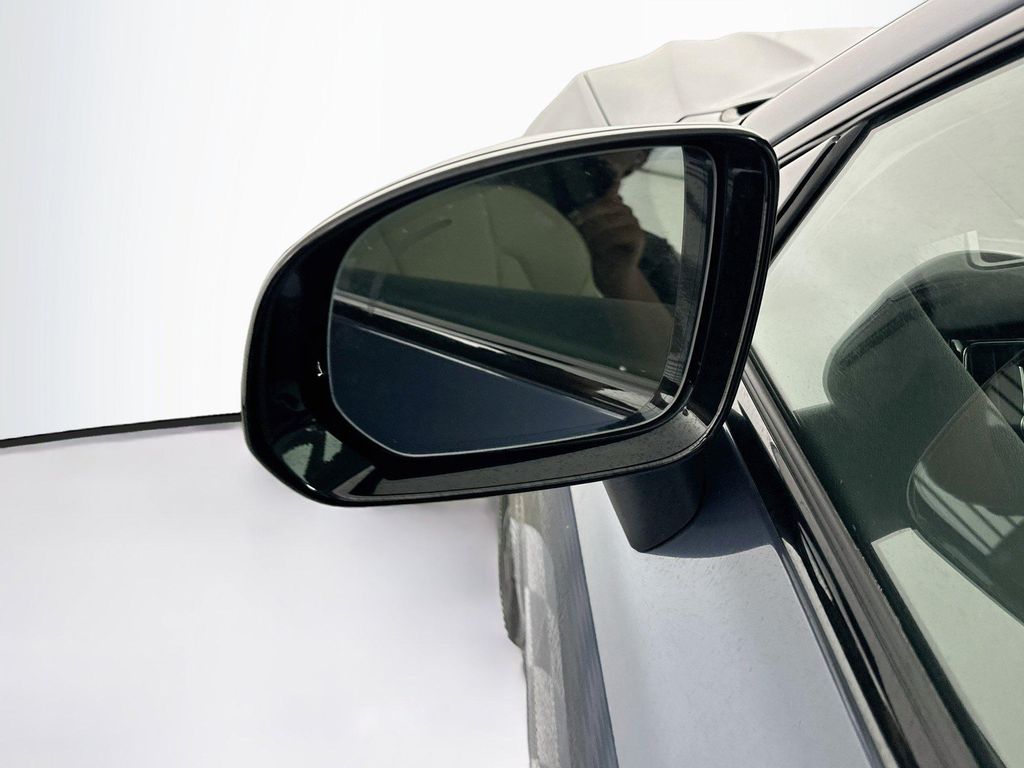 صورة مصغرة 13 لـ 2026 Volvo XC60 PLUS