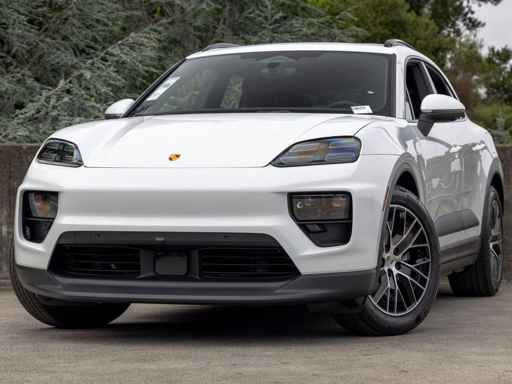 New 2026 Porsche Macan Macan Electric 4