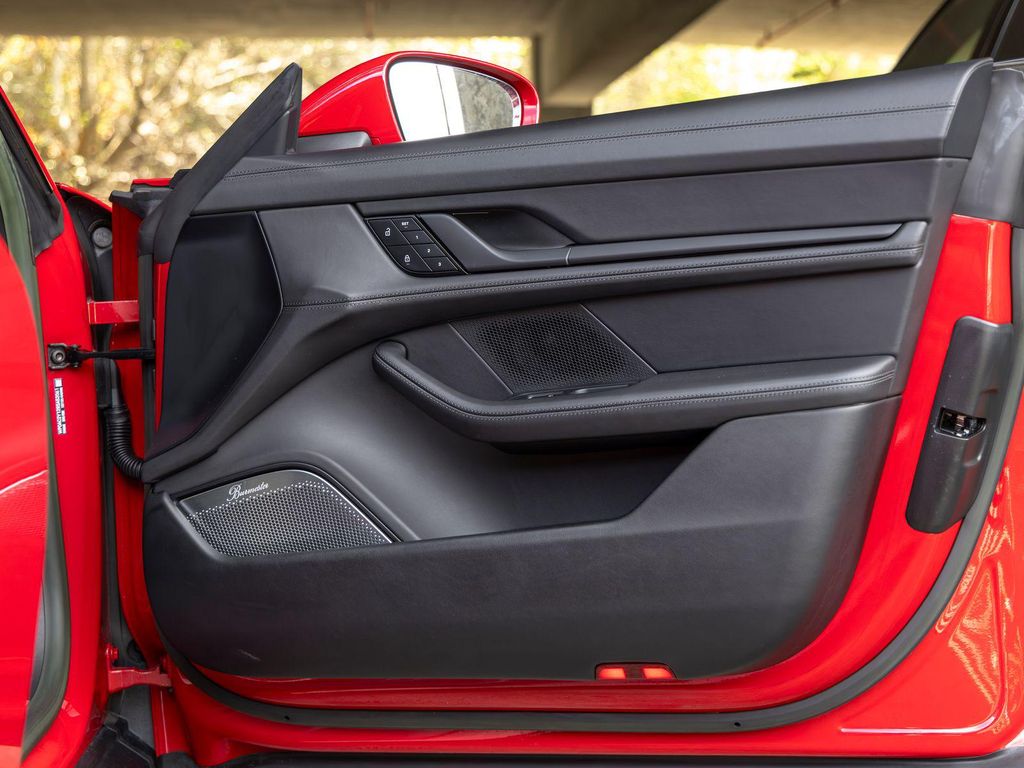 2024 Porsche TAYCAN TURBO 缩略图 49