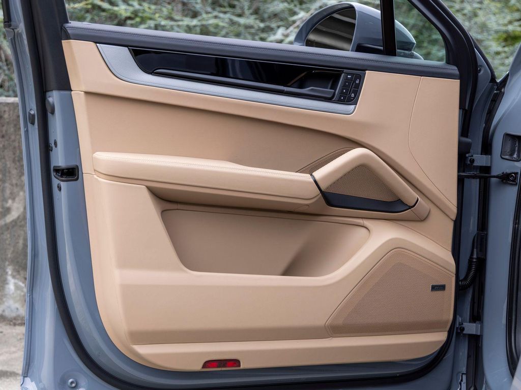 صورة مصغرة 25 لـ 2026 Porsche CAYENNE CAYENNE S E-HYBRID