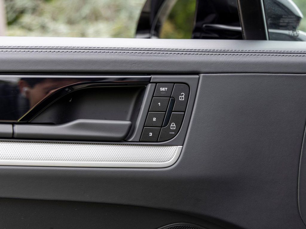 2026 Porsche CAYENNE 缩略图 27