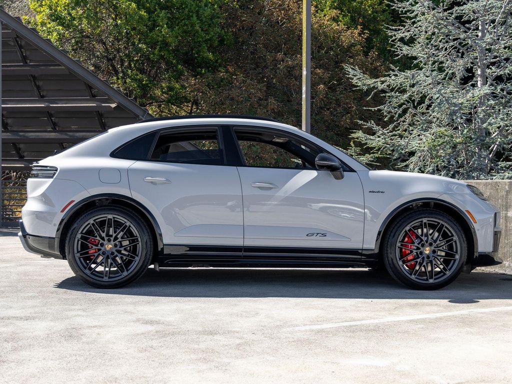 2026 Porsche MACAN MACAN ELECTRIC GTS 缩略图 12