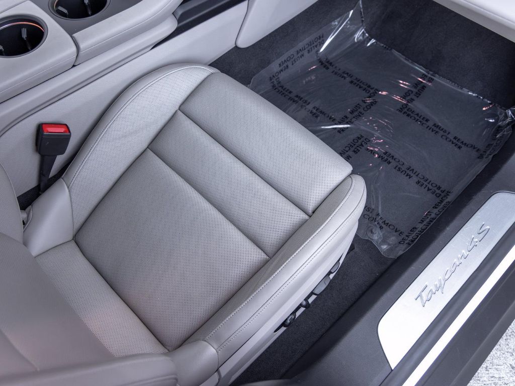 صورة مصغرة 49 لـ 2022 Porsche TAYCAN TAYCAN 4S