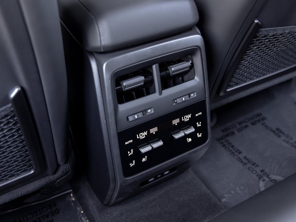 صورة مصغرة 42 لـ 2025 Porsche MACAN MACAN ELECTRIC