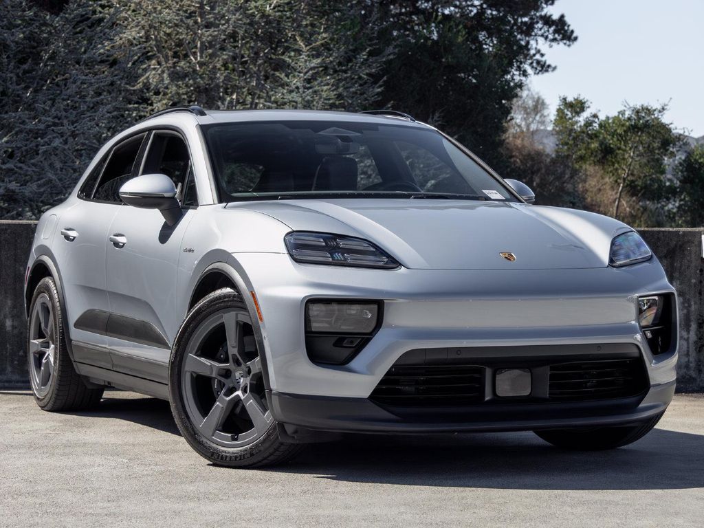 2025 Porsche MACAN MACAN ELECTRIC photo 6
