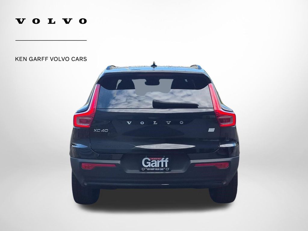 2023 Volvo XC40 RECHARGE PURE ELECTRIC TWIN ULTIMATE — фото 4