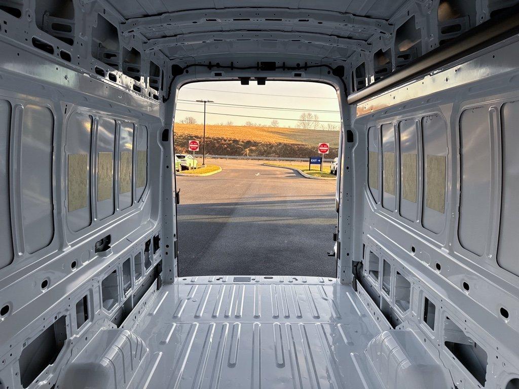 صورة 10 لـ 2026 FORD TRANSIT-350 BASE
