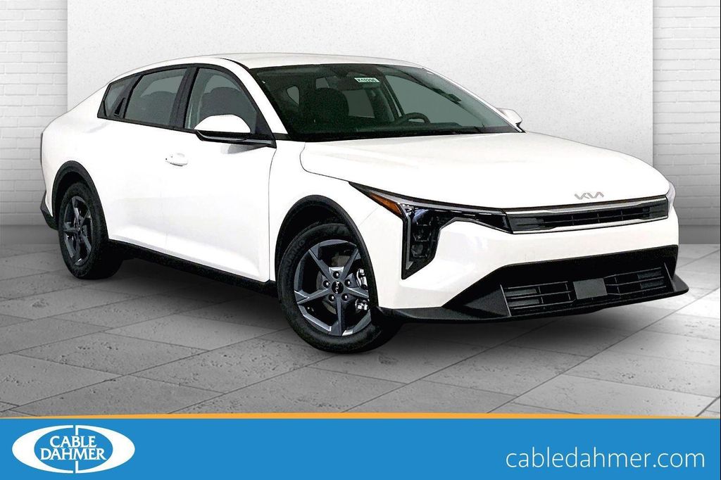 New 2026 Kia K4 LXS