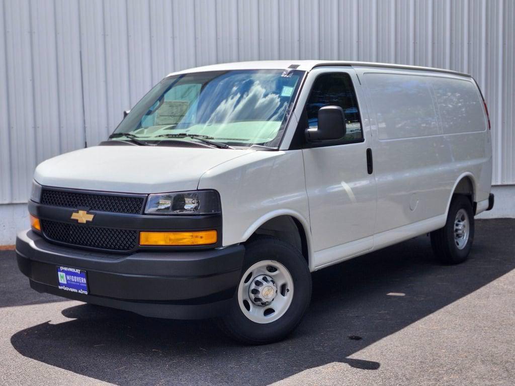 New 2026 Chevrolet Express 2500 LT