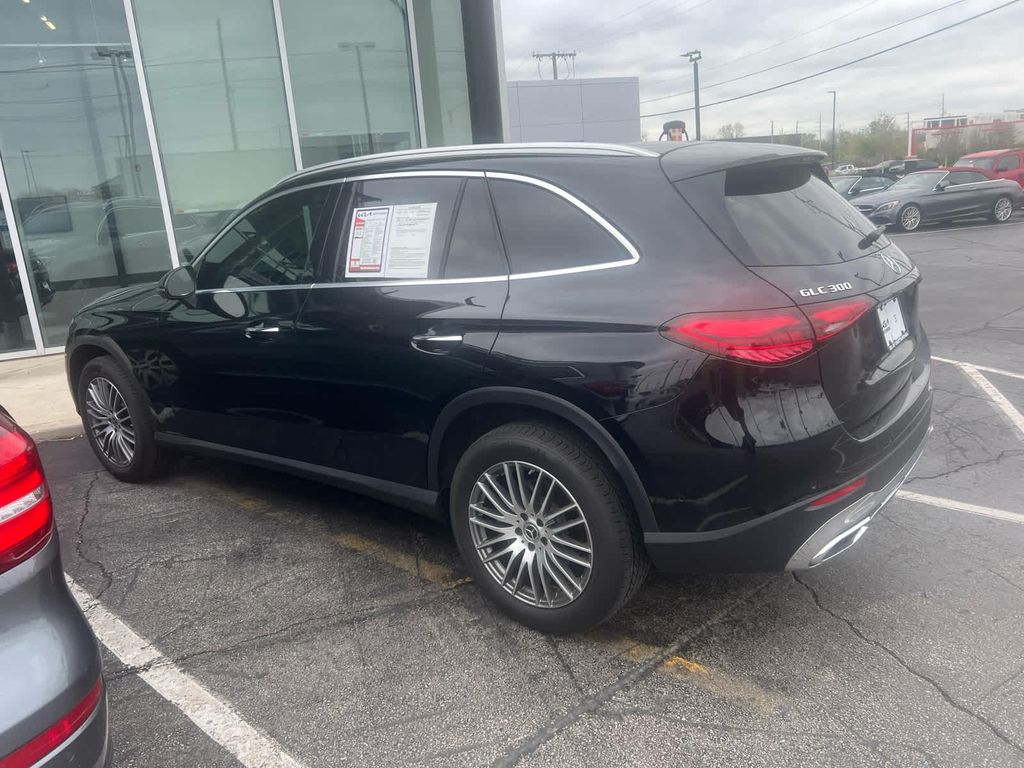 MERCEDES-BENZ GLC - 5