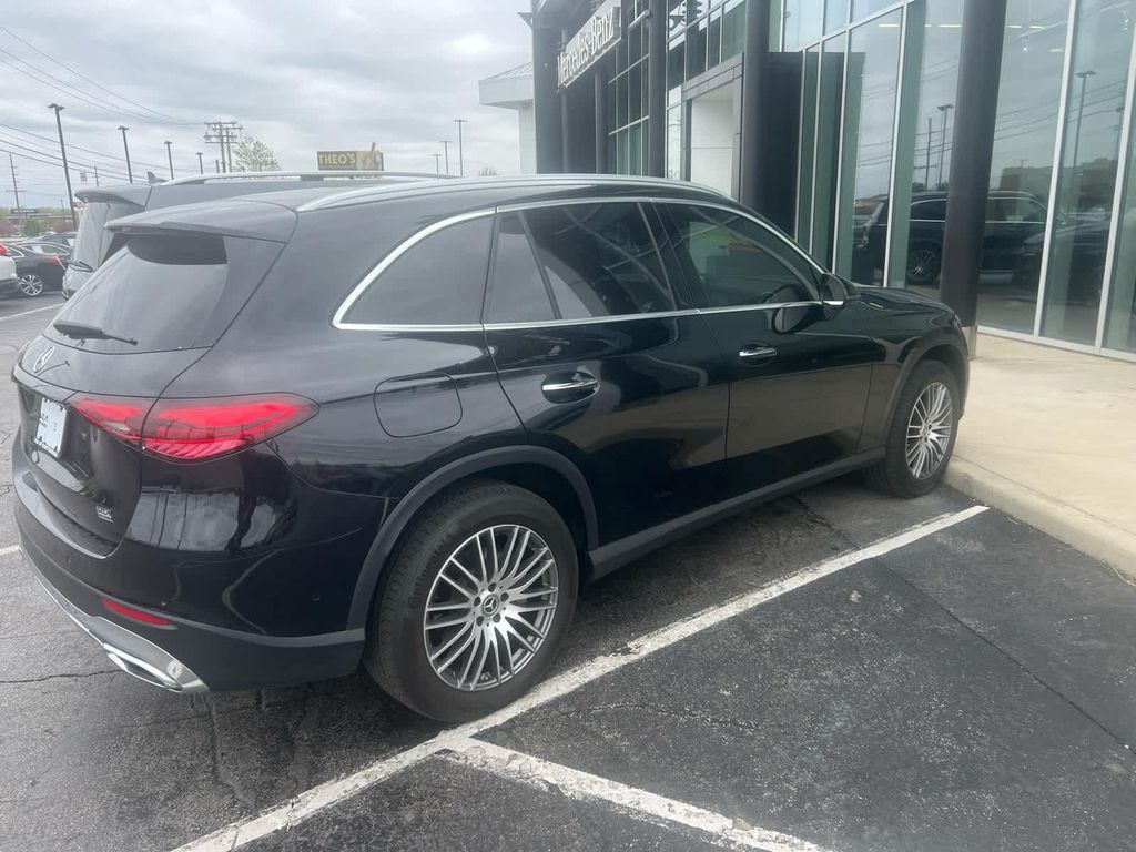 MERCEDES-BENZ GLC - 4