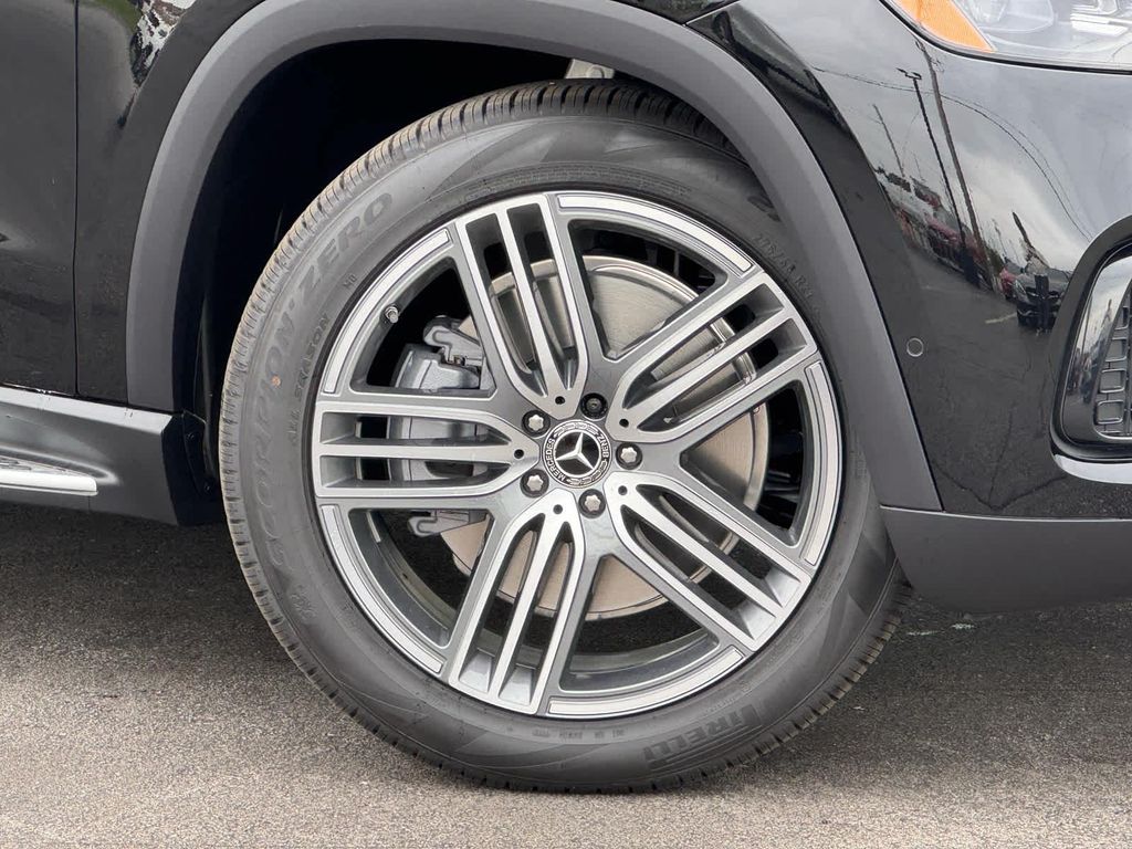 MERCEDES-BENZ GLS - 2