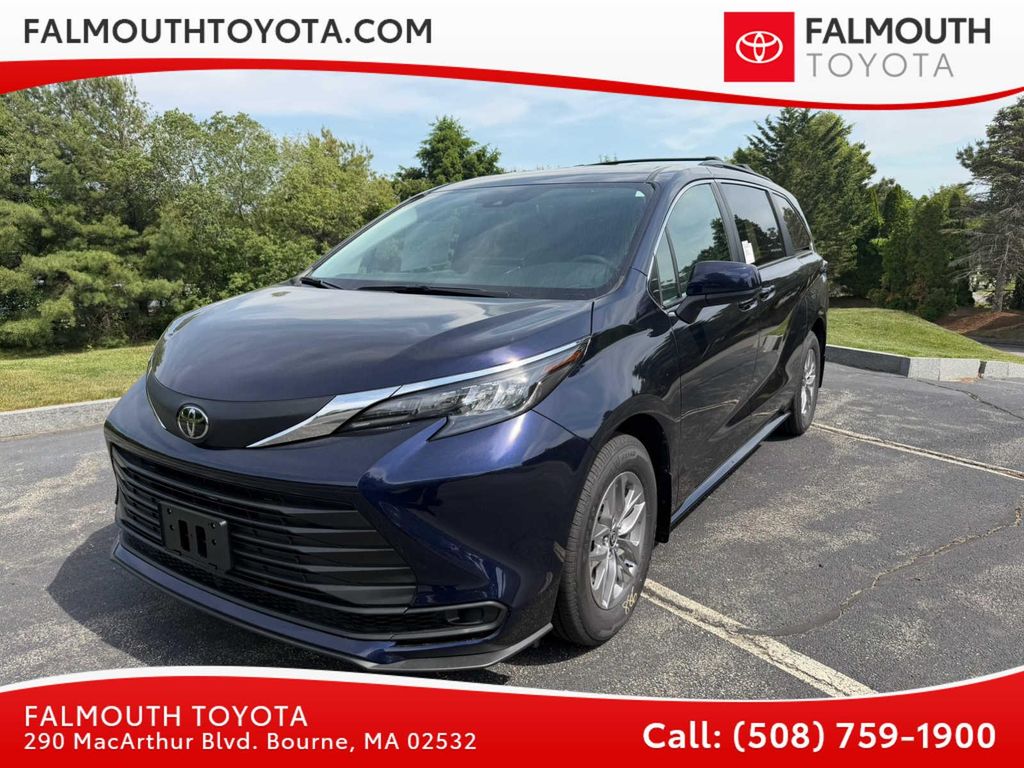 New 2026 Toyota Sienna LE