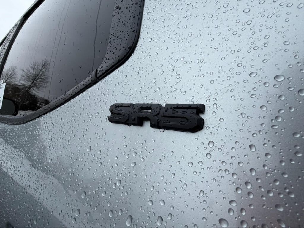 TOYOTA TUNDRA - 7