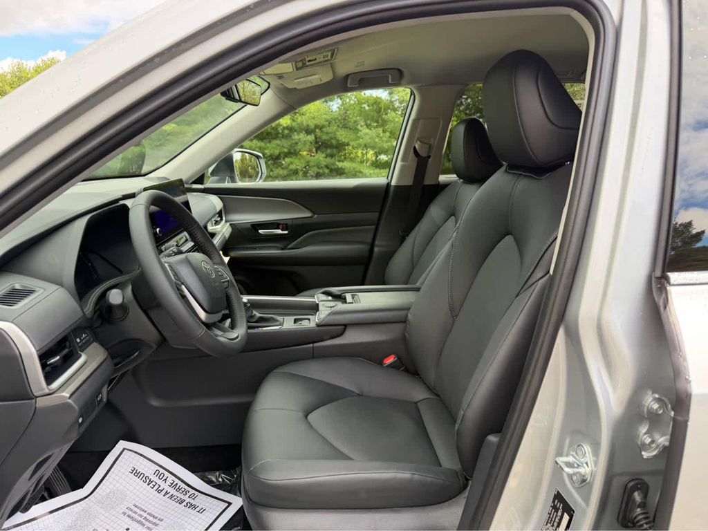 2026 Toyota GRAND HIGHLANDER HYBRID XLE 缩略图 22
