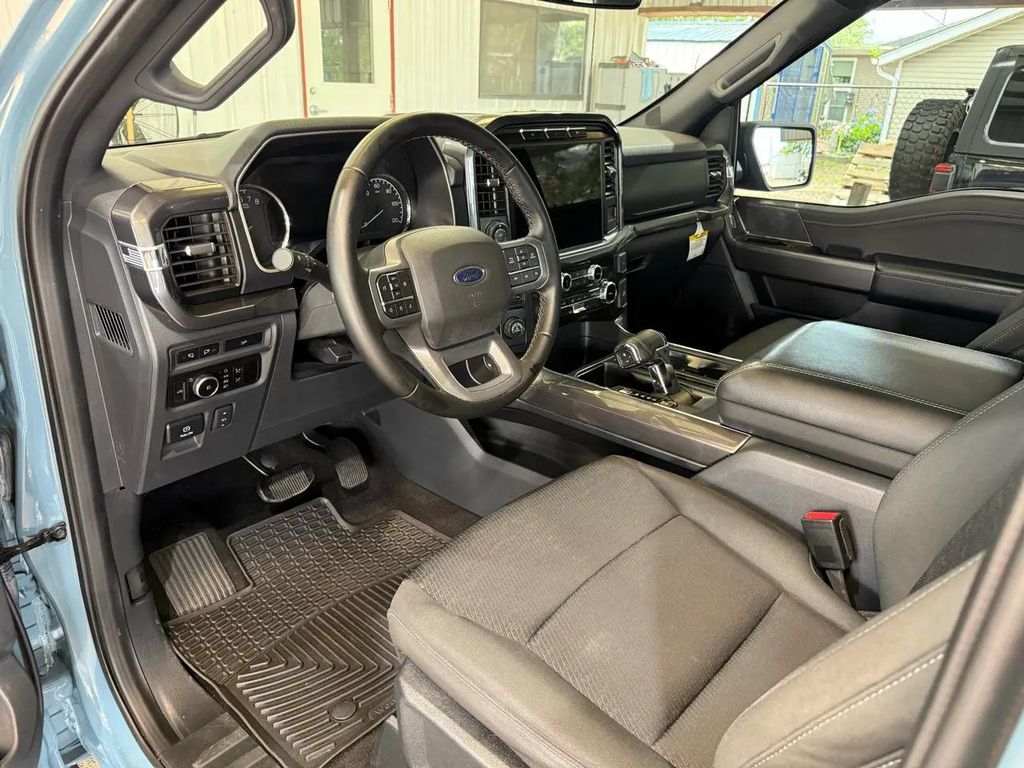 2023 FORD F-150 XLT — миниатюра 13