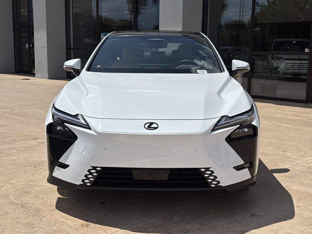صورة 8 لـ 2026 Lexus ES 350E LUXURY