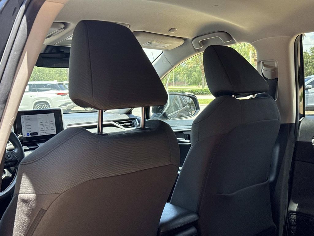 صورة مصغرة 19 لـ 2024 Toyota RAV4 XLE