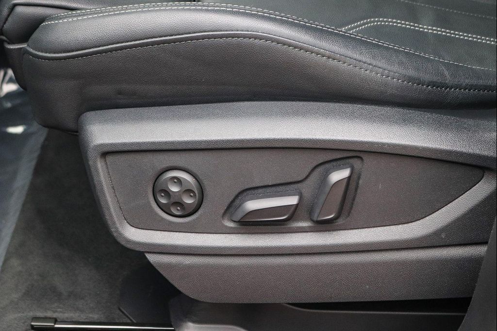صورة مصغرة 24 لـ 2025 AUDI Q5 55 S LINE PREMIUM PLUS